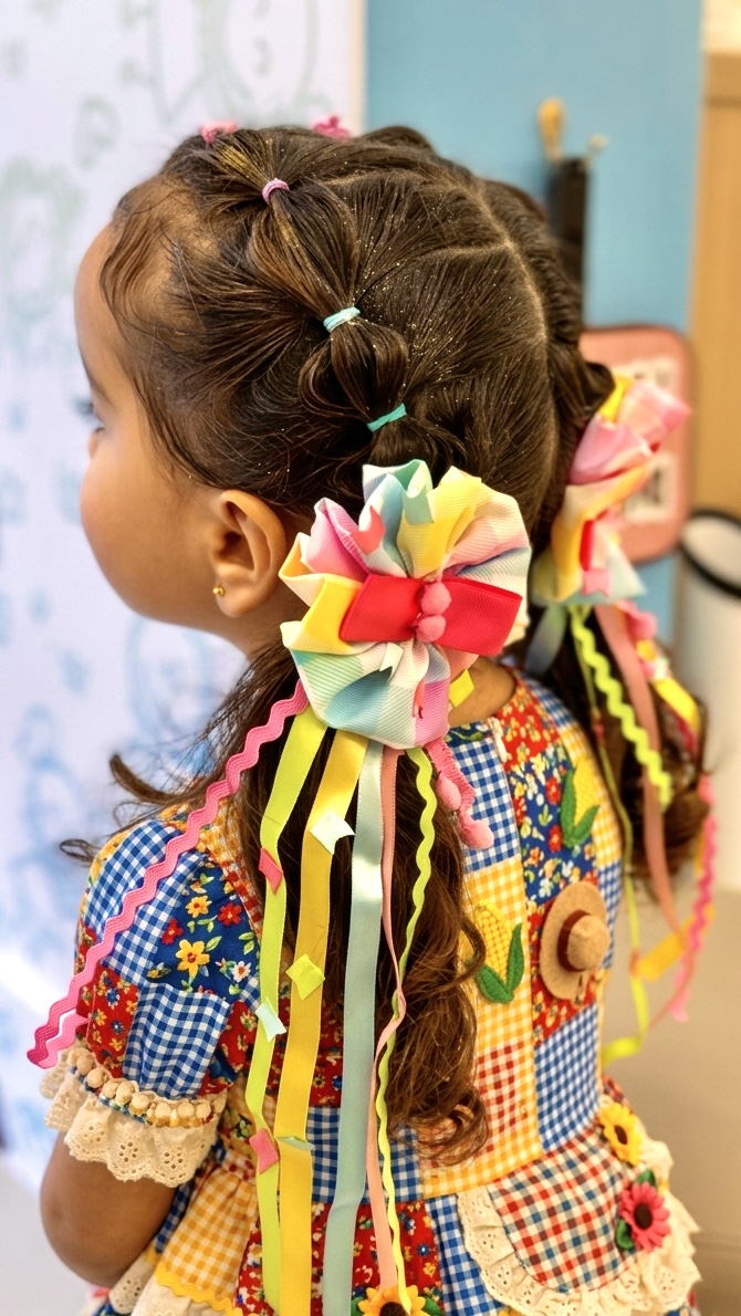Penteado e Maquiagem para Festa Junina em Curitiba Penteado e Maquiagem para Festa Junina em Curitiba